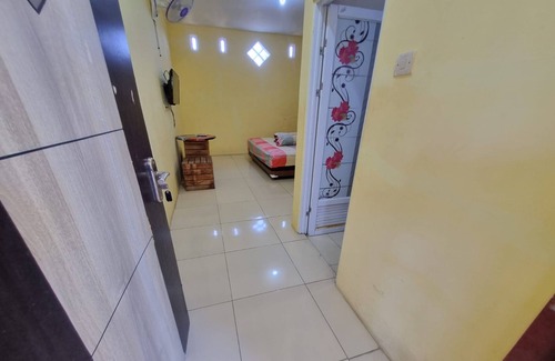 Asembagus Hotel | Budget-Friendly Stay at OYO 93384 New Asembagus 2