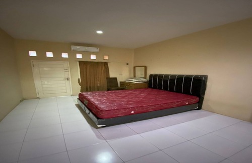 Bandar Lampung Hotel | Budget-Friendly Stay at OYO 93518 Kepayang Guesthouse