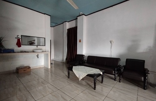 Sei Pinang Hotel | Budget-Friendly Stay at OYO 93520 Wisma Haji Bunbun