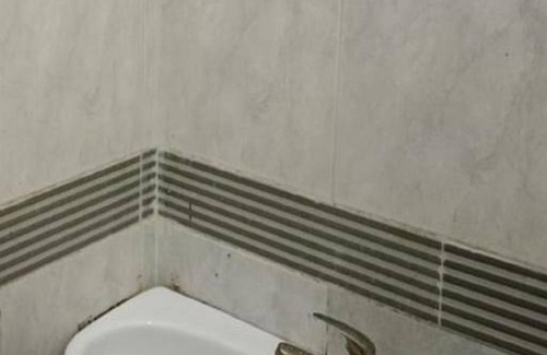 Tulungagung Hotel | Budget-Friendly Stay at OYO 93628 Scorpion Guest House