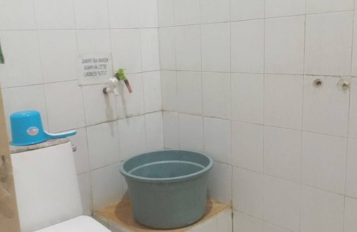 Kemang Hotel | Budget-Friendly Stay at OYO 93663 Penginapan Otw