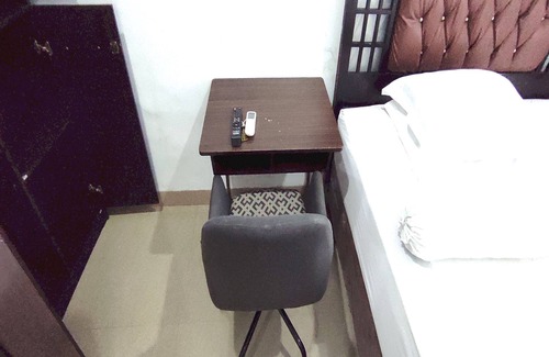 Karanganyar Hotel | Cozy Stay at OYO 93768 Setia Budi Guest House