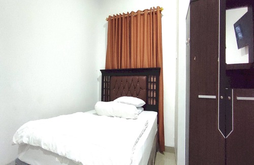 Karanganyar Hotel | Cozy Stay at OYO 93768 Setia Budi Guest House