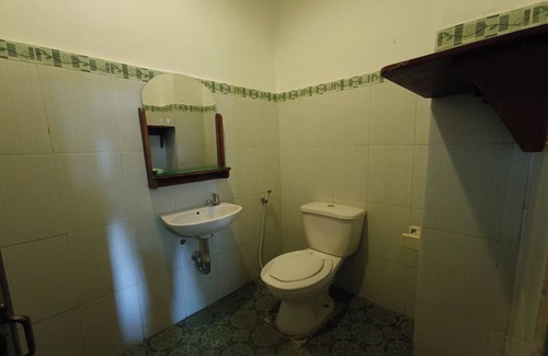 Java Hotel | Discover OYO 93826 Cprc Inn Serpong with Breakfast Included
