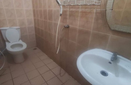 Cikarang Hotel | Budget-Friendly Stay at OYO 93836 Budi Residence