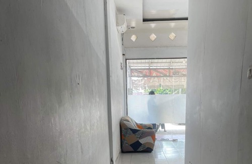 Pekanbaru Hotel | Budget-Friendly Stay at OYO 93866 Neva Guest House