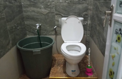 Pekanbaru Hotel | Budget-Friendly Stay at OYO 93866 Neva Guest House