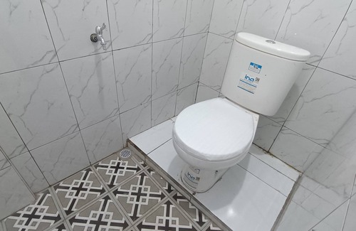 Tembalang Hotel | OYO 94700 Kd House