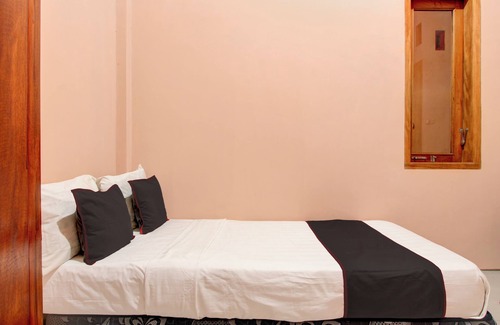Sukaradja Hotel | OYO 94707 Guesthouse Alun Alun