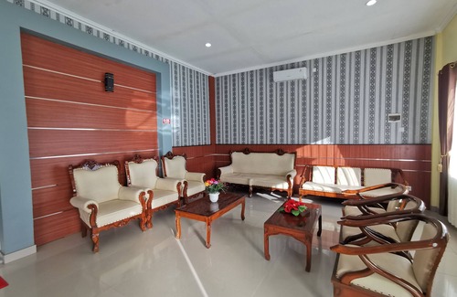 Tarakan Hotel | OYO 94776 Griya Cempaka