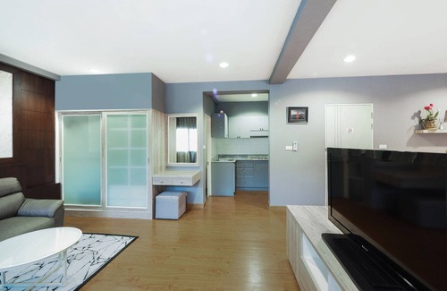 Nong Pa Khrang Hotel | Budget-Friendly OYO 995 Blue Cafe Apartment with Kitchen