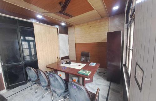 Rudrapur Hotel | Comfortable Stay at OYO Ashiyana Guest House with Breakfast
