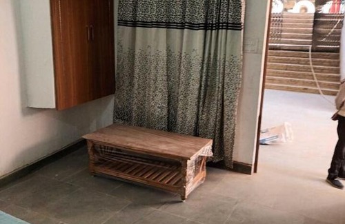 Malihabad Hotel | Cozy OYO Banshidhar Guesthouse - Family-Friendly Retreat
