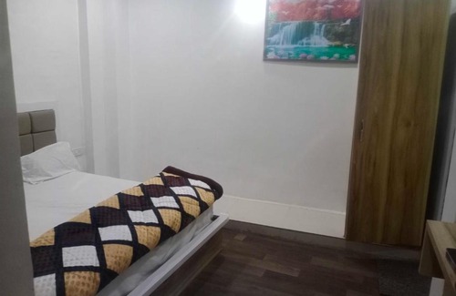 Jhalarapatan Apartment | Budget-Friendly OYO Bhagya Home Stay with Family Amenities