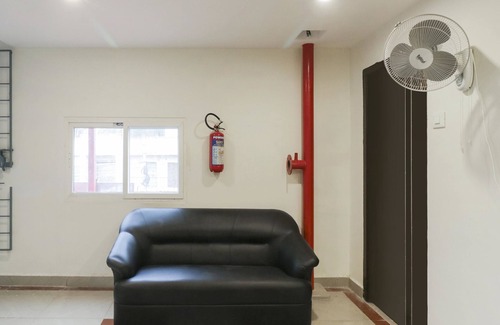 Benz Circle Hotel | Discover OYO Flagship 16390 Chukkapalli Chambers Today