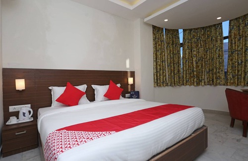 Gorakhpur Hotel | Relax at OYO Flagship 18533 Tulip Inn with Breakfast Included
