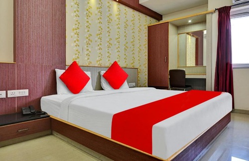 RS Puram Hotel | Discover OYO Flagship 81278 Hotel Grand Stays Today!