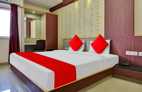 RS Puram Hotel | Discover OYO Flagship 81278 Hotel Grand Stays Today!