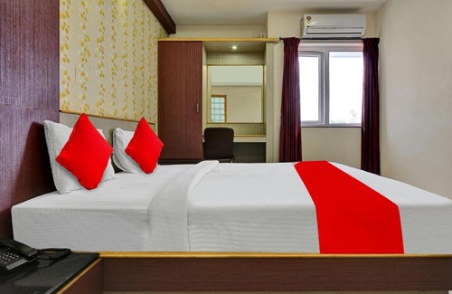 RS Puram Hotel | Discover OYO Flagship 81278 Hotel Grand Stays Today!
