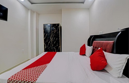 Lucknow Hotel | Top-Rated OYO Flagship Hotel Shri Ram Palace with Breakfast