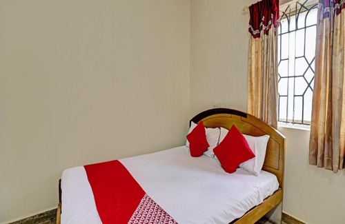 Bengaluru Hotel | Unathi Boarding: Guest Rated 10/10 with Breakfast Included
