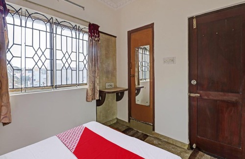 Bengaluru Hotel | Unathi Boarding: Guest Rated 10/10 with Breakfast Included