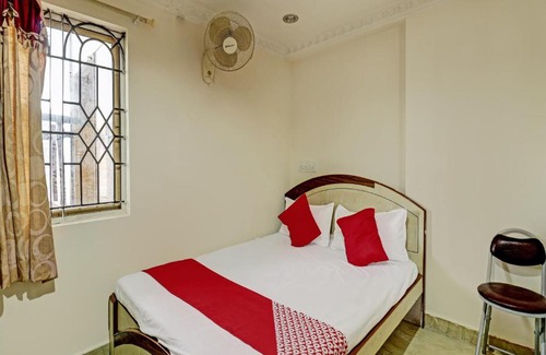 Bengaluru Hotel | Unathi Boarding: Guest Rated 10/10 with Breakfast Included
