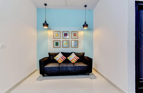 Krishnarajapura Apartment | Cozy OYO Home 82404 Studio in Kr Puram with Kitchen