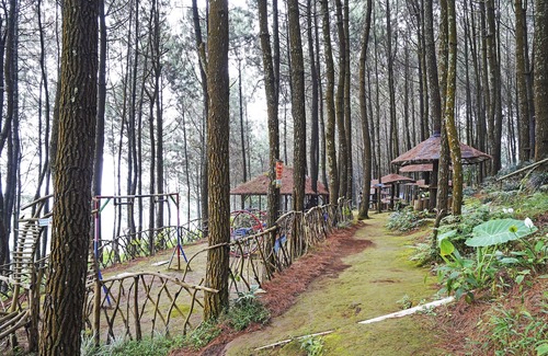 Cimahi House | Discover OYO Homes 90914: Family-Friendly Eco Tourism Retreat