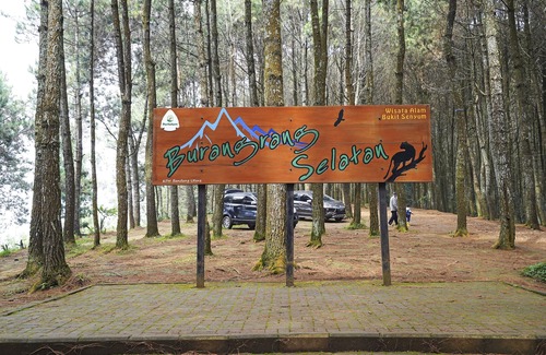 Cimahi House | Discover OYO Homes 90914: Family-Friendly Eco Tourism Retreat
