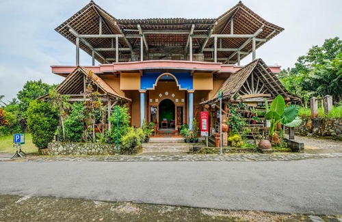 Ngaglik Hotel | Budget-Friendly OYO Homes 90996 with Breakfast & Family Perks