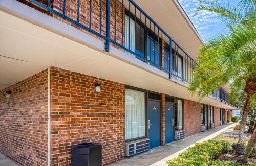 Bartow Hotel | Oyo Hotel Bartow