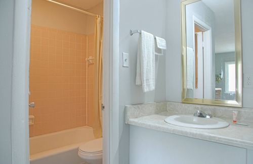 Calhoun Hotel | Budget-Friendly OYO Hotel Calhoun, GA I-75 with Breakfast