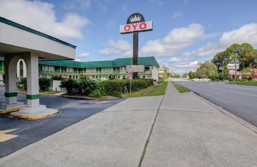 Douglas Hotel | Comfortable OYO Hotel Douglas GA with Pet-Friendly Amenities