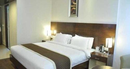 Knowledge Park III Hotel | OYO Hotel Fabulous Inn Near Pvr Ansal Plaza Greater Noida