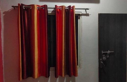 Shujalpur Hotel | Discover OYO Hotel Jhulelal Palace: Family-Friendly Stay