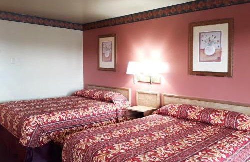 Clovis Hotel | Pet-Friendly OYO Hotel Kings in Clovis: Family Welcome!