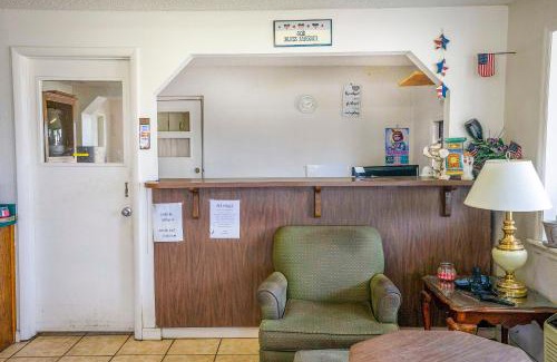 Opp Hotel | Pet-Friendly OYO Hotel Opp AL with Pool Near Floral Hwy