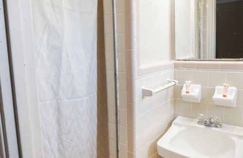 Opp Hotel | Budget-Friendly OYO Hotel with Pool & Breakfast Near Al