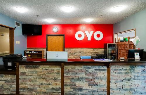 Redwood Falls Hotel | Relax at OYO Hotel Redwood Falls Near Jackpot Casino
