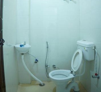 Bareilly Hotel | Budget-Friendly Stay at OYO Hotel Satrang for Families