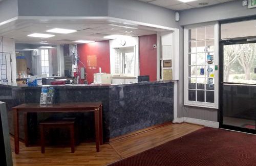 Sumter Hotel | Budget-Friendly OYO Hotel Sumter SC with Pet Amenities