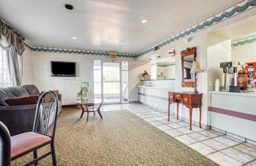 Wichita Falls Hotel | Budget-Friendly OYO Hotel Wichita Falls I-44 with Pool