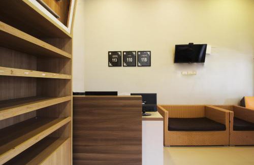 Rajabasa Hotel | Budget-Friendly OYO Life 2273 Pratama Homestay for Families