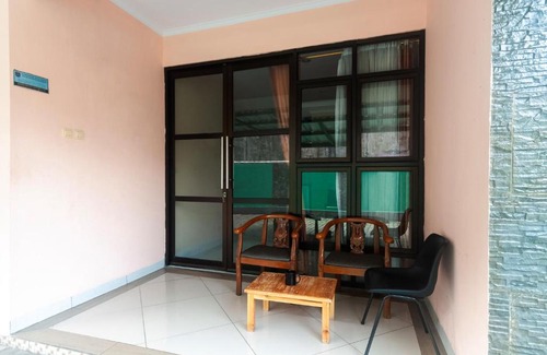 Depok Hotel | Budget-Friendly Child-Friendly Stay at Raihan Residence