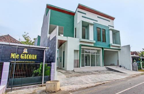 Blora Hotel | Budget-Friendly Stay at OYO Life 92428 Samudera Guesthouse
