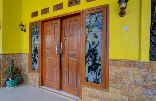 Sidomulyo House | Cozy OYO Life 92840 Wisma Morricco: Child-Friendly Stay