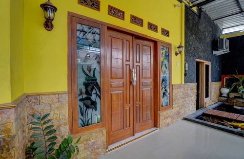 Sidomulyo House | Cozy OYO Life 92840 Wisma Morricco: Child-Friendly Stay