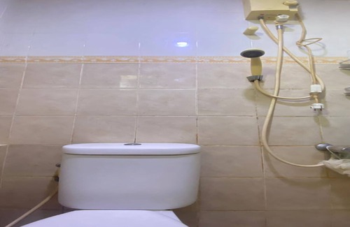 Gambir Hotel | Comfortable OYO Life Rooms by Mixo with Breakfast Included