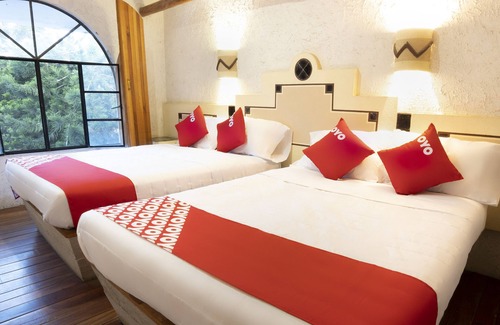 Cuetzalan del Progreso Hotel | Cozy OYO Posada Astrud: Pool, Spa & Family-Friendly Fun